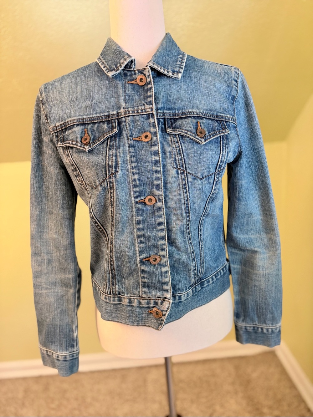 Vintage GAP Classic Denim Jean Jacket Trucker Distressed Medium Wash - Picture 5 of 7